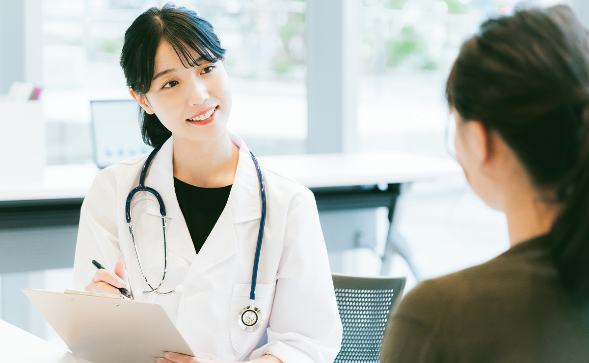 pic_脱毛後に毛嚢炎が治らない場合は脱毛を受けたクリニックや皮膚科を受診する